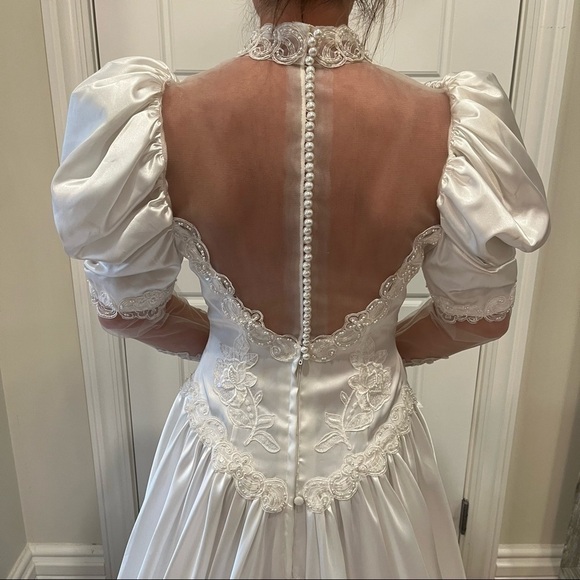 80S Lace Beaded Puff & Long Sleeved Winter White Wedding Gown Long Train & Veil - Picture 5 of 17